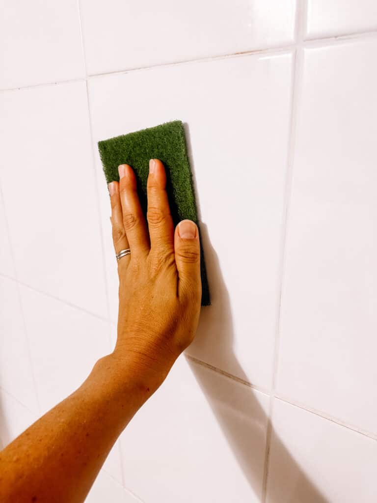 I'm a cleaning fan – the best way to scrub your shower using an everyday  kitchen item